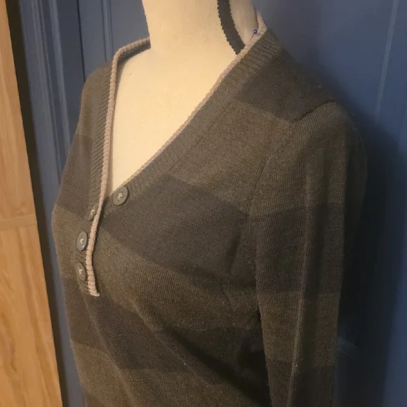 Buy 2 Get 1 Free Smartwool Green Stripe V-Neck Sweater Merino Wool No Wear Small - Picture 4 of 9